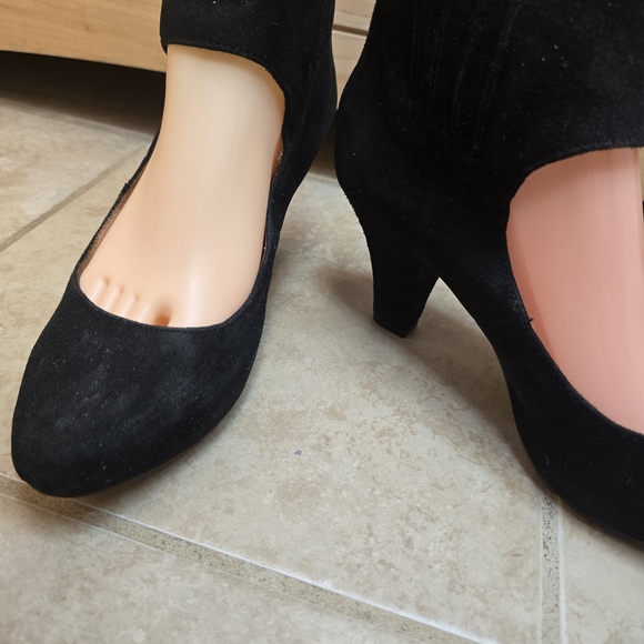 Gentle Souls By Kenneth Cole Suede Back Zipper  Ankle Strap Pumps - Picture 2 of 9